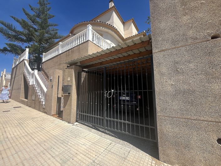 Image No.42-4 Bed Villa for sale