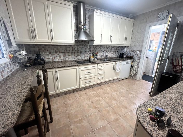 Image No.8-4 Bed Villa for sale