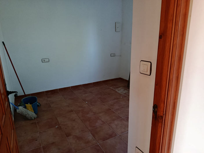 Image No.21-2 Bed Country House for sale
