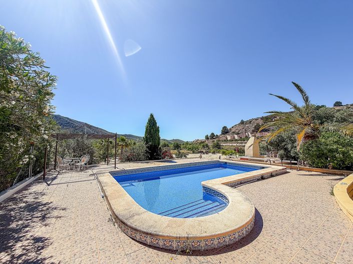 Image No.10-5 Bed Villa for sale