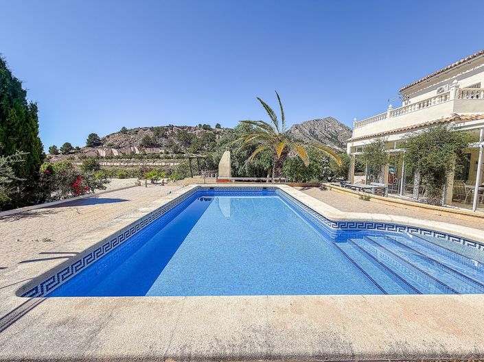 Image No.9-5 Bed Villa for sale