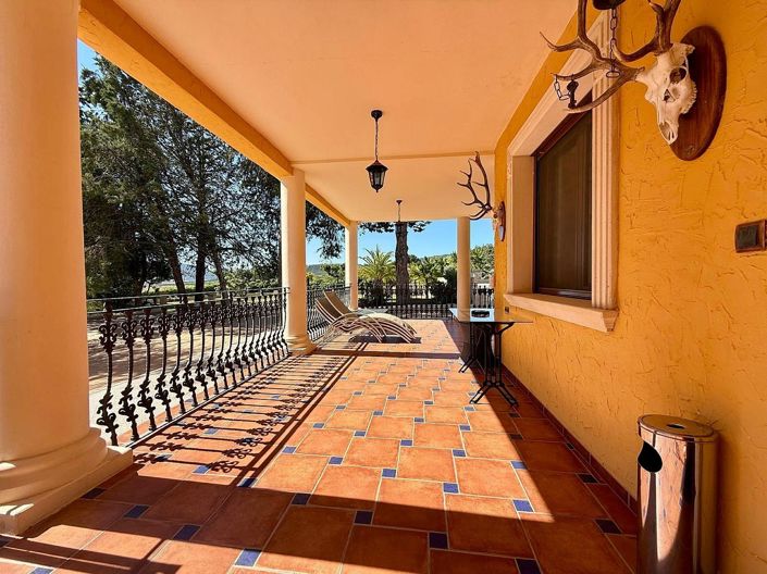 Image No.10-6 Bed Villa for sale