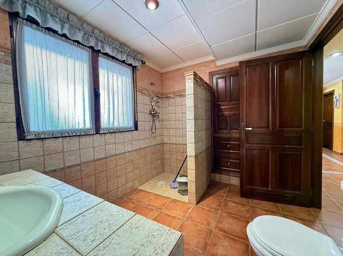 Image No.21-6 Bed Villa for sale