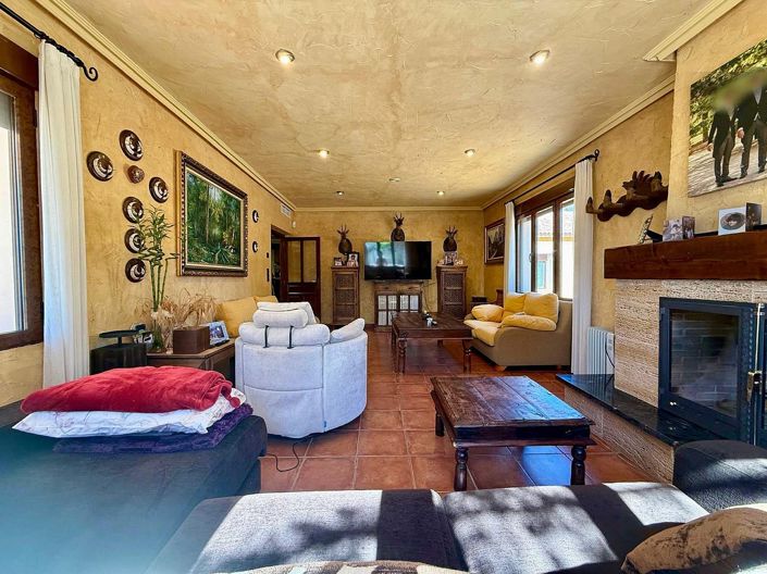 Image No.28-6 Bed Villa for sale