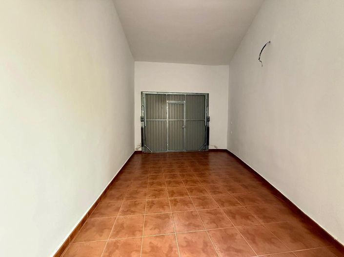 Image No.23-4 Bed Townhouse for sale