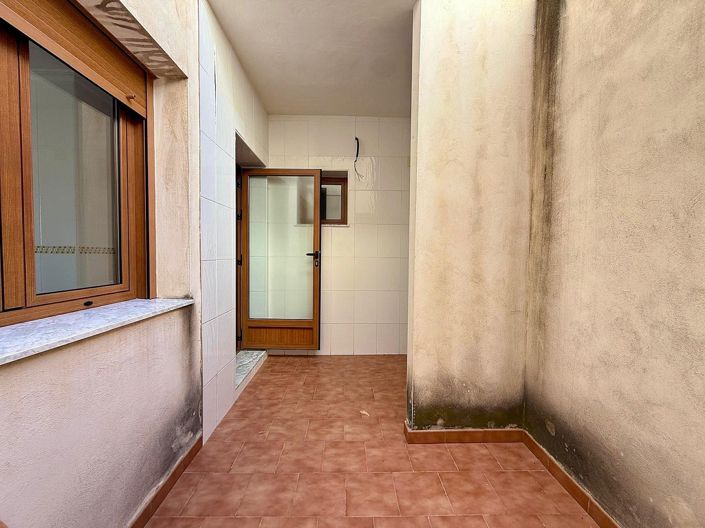 Image No.25-4 Bed Townhouse for sale