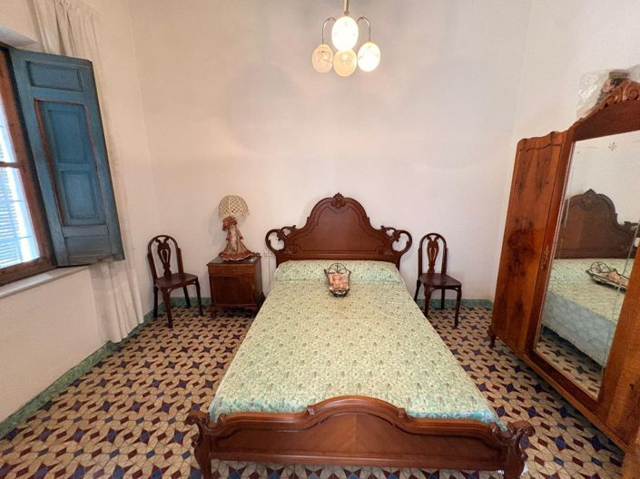 Image No.25-3 Bed Country House for sale