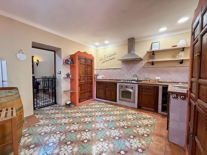 Image No.32-3 Bed Townhouse for sale