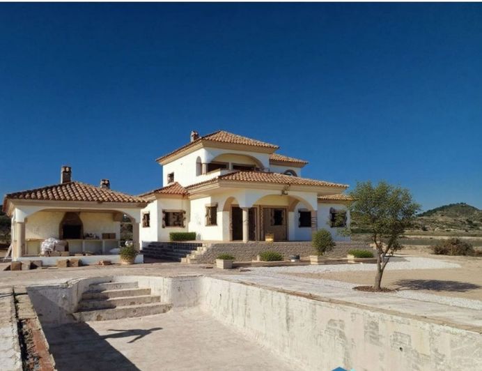 Image No.2-5 Bed Country House for sale