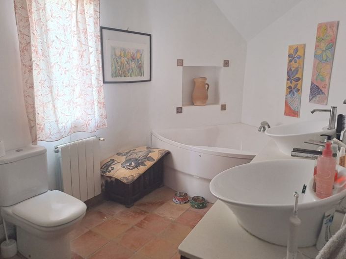 Image No.25-6 Bed Country House for sale