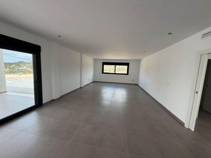 Image No.10-4 Bed Villa for sale
