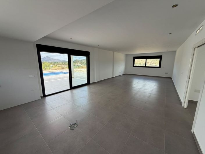 Image No.9-4 Bed Villa for sale