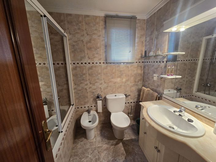 Image No.10-3 Bed Apartment for sale