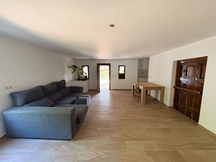 Image No.16-2 Bed Country House for sale