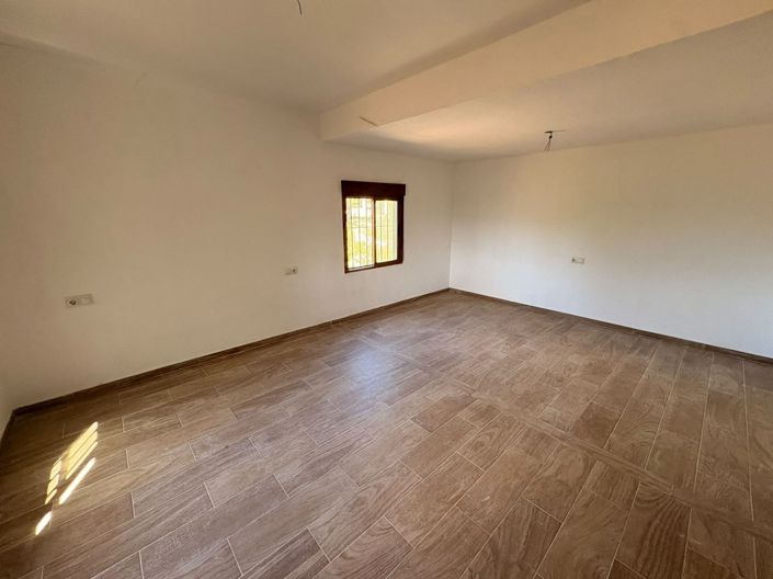Image No.18-2 Bed Country House for sale