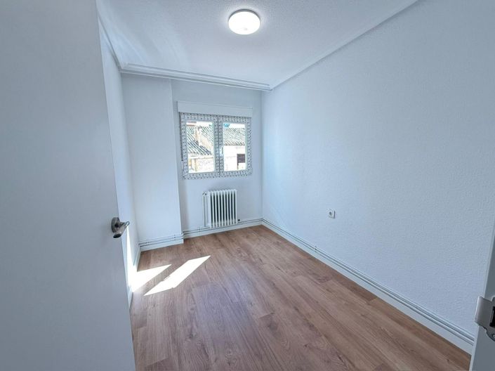 Image No.13-4 Bed Apartment for sale