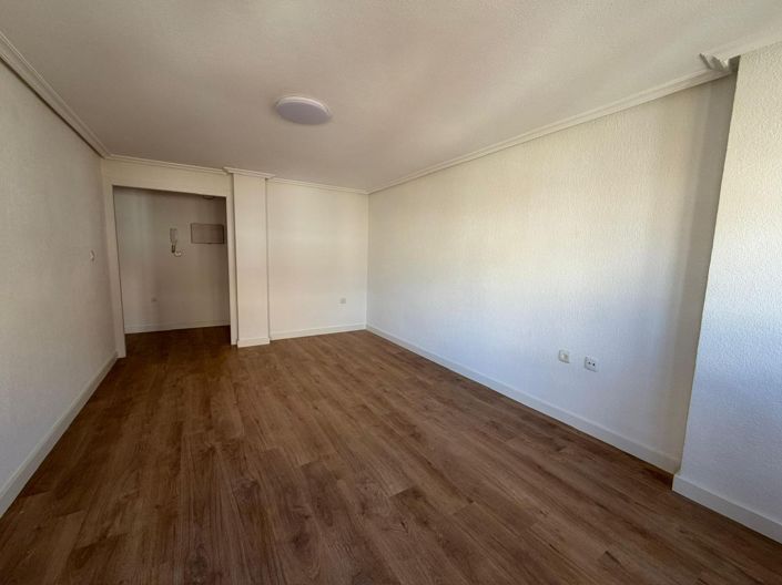 Image No.2-4 Bed Apartment for sale