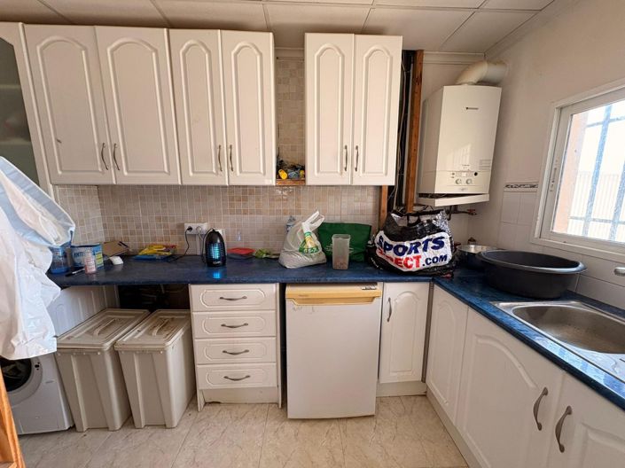 Image No.17-4 Bed Commercial for sale