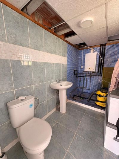 Image No.35-4 Bed Commercial for sale
