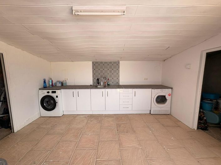 Image No.41-4 Bed Commercial for sale