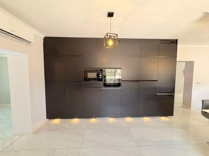 Image No.46-4 Bed Commercial for sale
