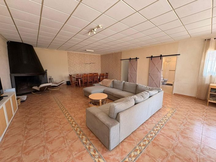 Image No.22-6 Bed Country House for sale