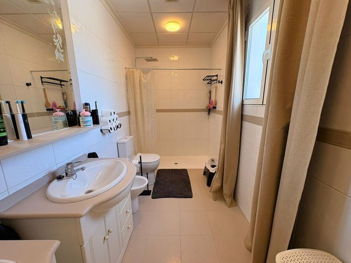 Image No.37-6 Bed Country House for sale