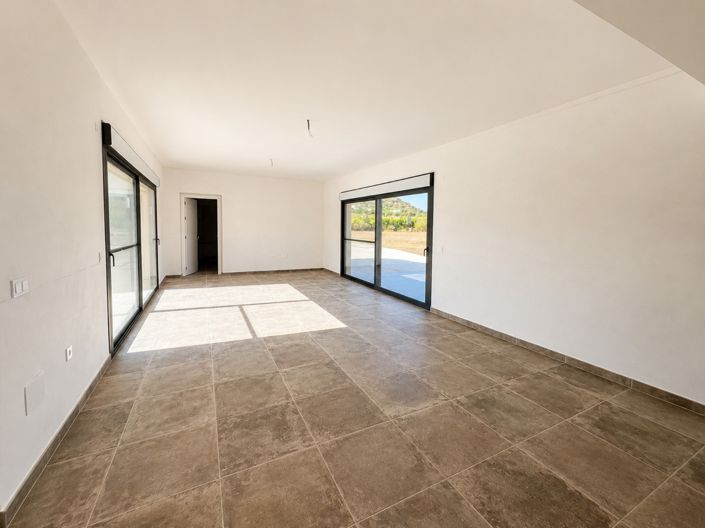 Image No.11-3 Bed Villa for sale