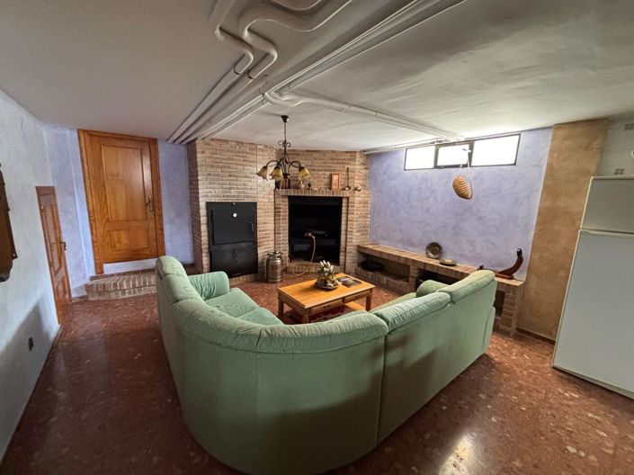 Image No.19-8 Bed Villa for sale