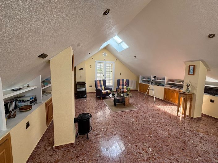 Image No.27-8 Bed Villa for sale