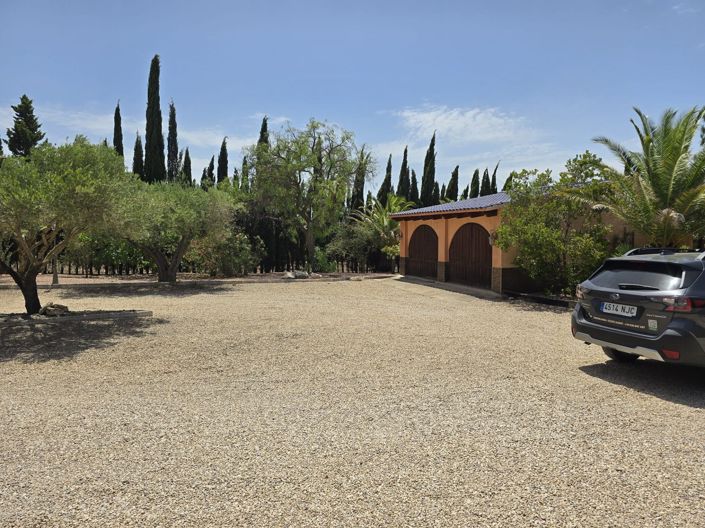 Image No.20-6 Bed Villa for sale