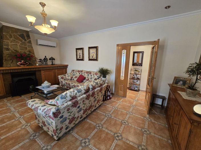 Image No.14-5 Bed Villa for sale