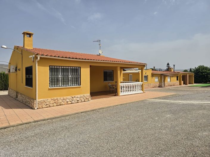 Image No.2-5 Bed Villa for sale