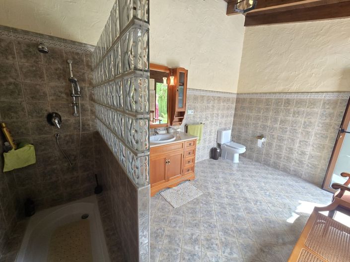 Image No.37-5 Bed Villa for sale