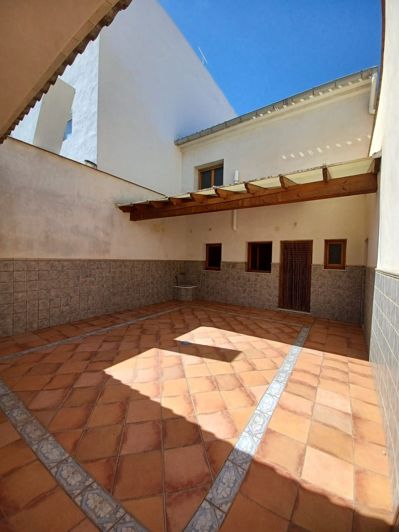 Image No.13-3 Bed Townhouse for sale