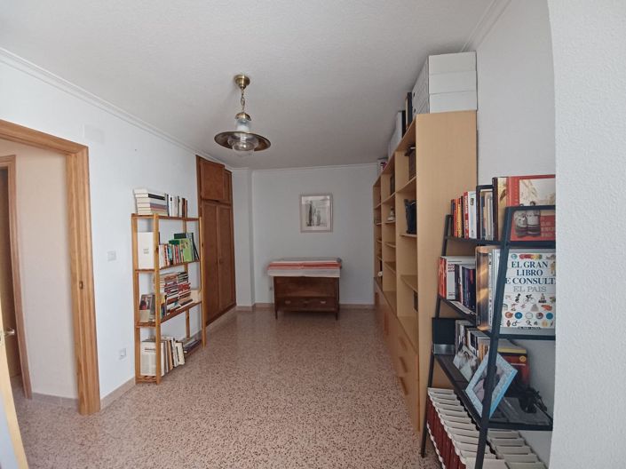 Image No.19-3 Bed Townhouse for sale