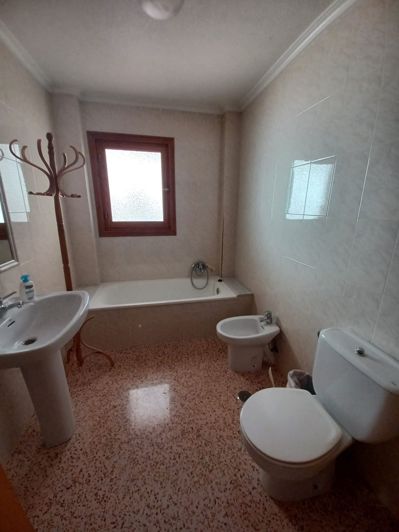 Image No.27-3 Bed Townhouse for sale