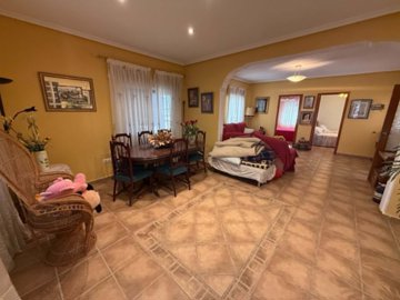 070597da-f041-436c-aee5-bdf85e09ade7-639x479