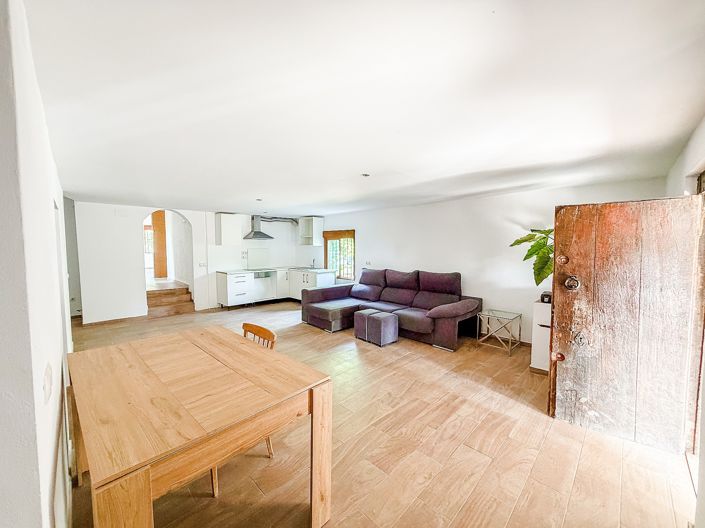Image No.25-2 Bed Country House for sale