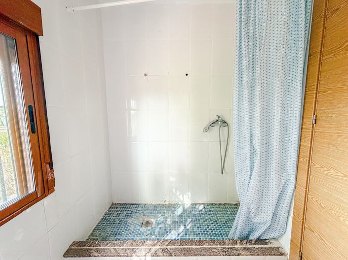 Image No.37-2 Bed Country House for sale