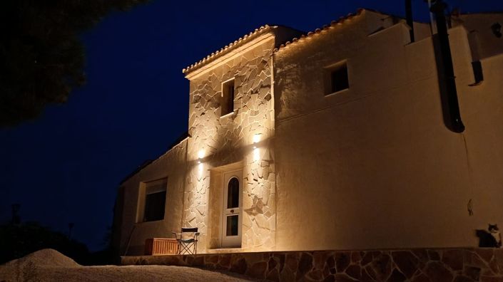 Image No.8-6 Bed Country House for sale