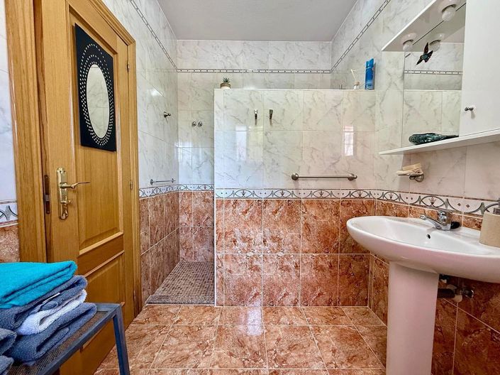 Image No.27-2 Bed Villa for sale