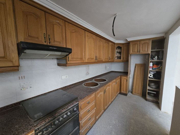 Image No.6-3 Bed Townhouse for sale