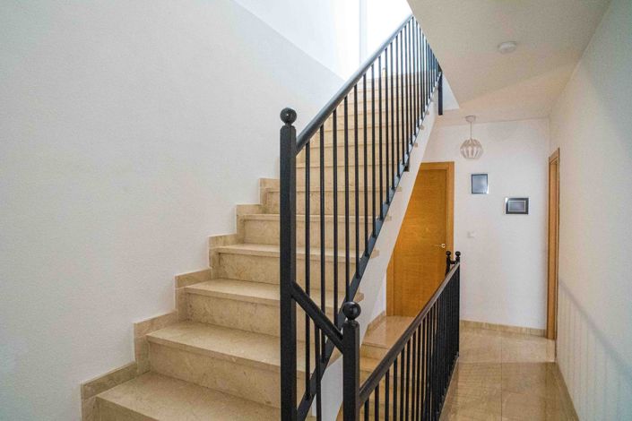 Image No.20-3 Bed Apartment for sale