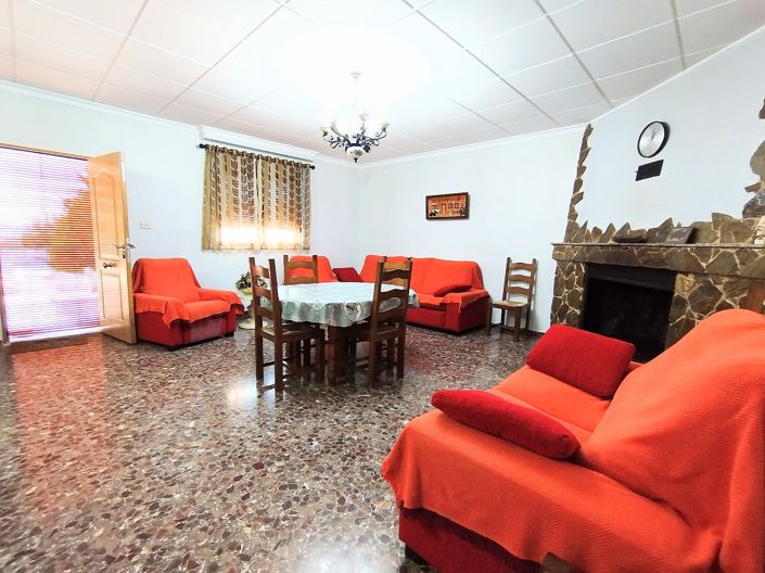 Image No.10-4 Bed Country House for sale