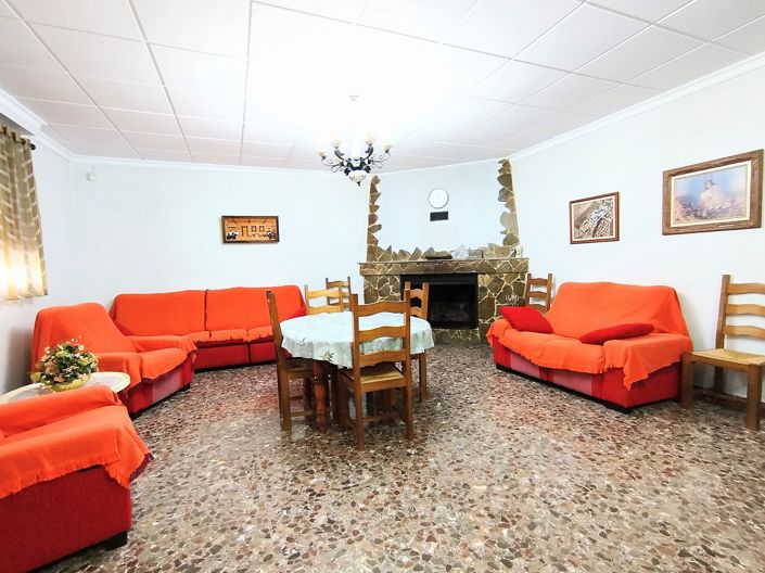 Image No.11-4 Bed Country House for sale