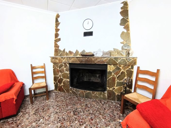 Image No.12-4 Bed Country House for sale
