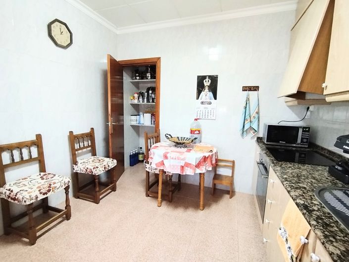 Image No.18-4 Bed Country House for sale