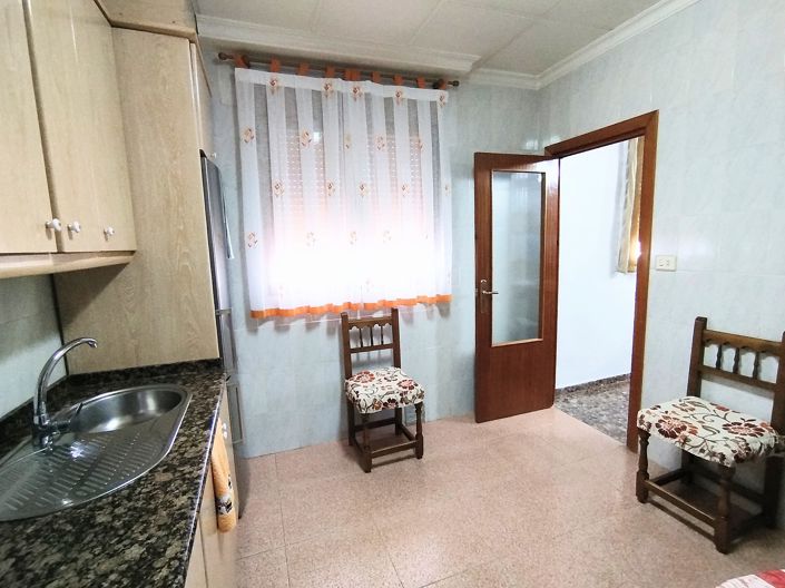 Image No.20-4 Bed Country House for sale