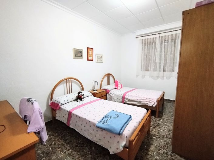 Image No.24-4 Bed Country House for sale